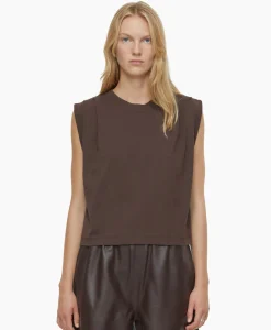 Closed Top Pleated Sleeveless Bruin